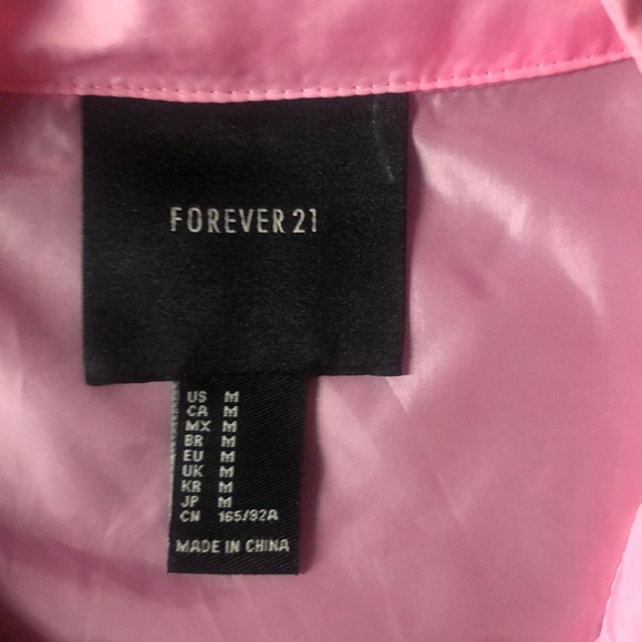 Pink windbreaker - Picture 2 of 2